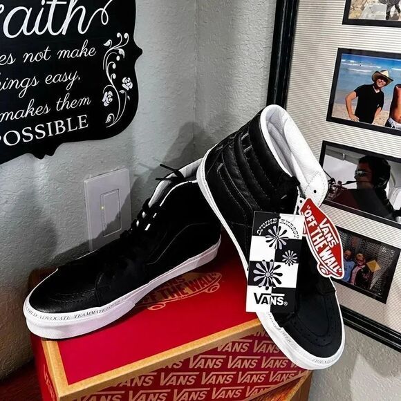 NEW VANS DIVINE ENERGY SK8-HI Black Leather Men's Size7.5 Women's Size 9 - Picture 1 of 8